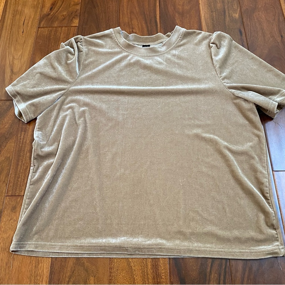 Dazy Women’s Short Sleeve Velvet Gold Top T-shirt Size Large
